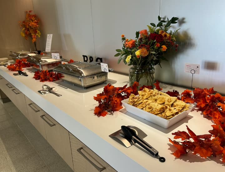 From Meetings to Milestones: How Group Catering Brings Teams Together